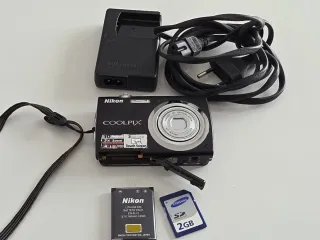 Cámara Nikon Coolpix S230 10MP Táctil + Cargador