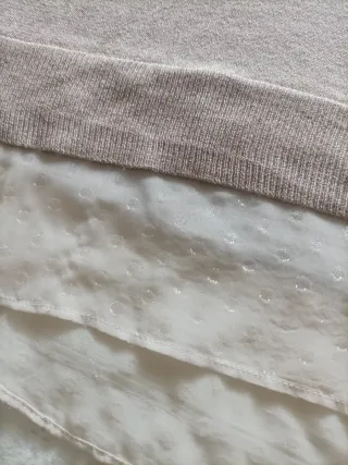 Jersey SPERA CO beige y dorado.