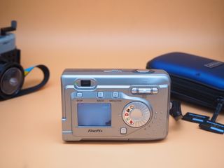 Fujifilm FinePix A203 Plata