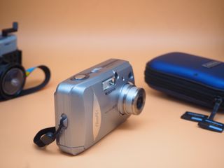 Fujifilm FinePix A203 Plata