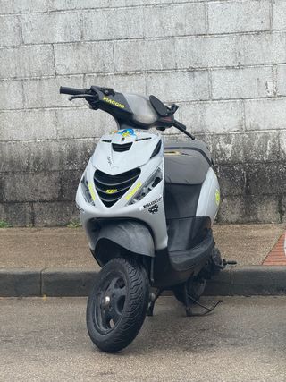 Piaggio Zip SP refrigerado por agua
