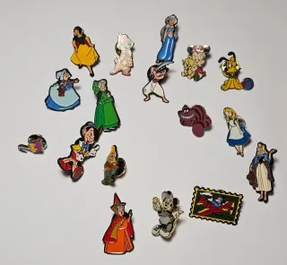Lote 18 Pins Disney