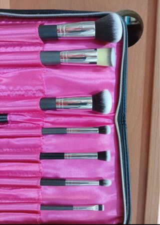Estuche de Pinceles de Maquillaje Negro y Rosa