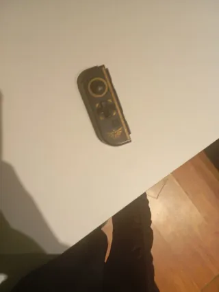 Nintendo Switch con funda y mandos adicionales