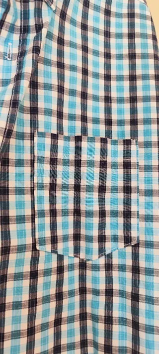 Camisa de cuadros azul y blanca