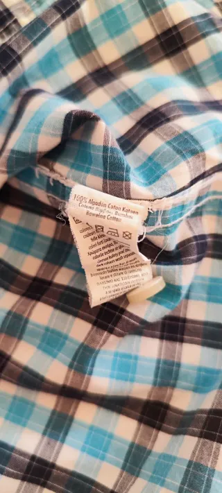 Camisa de cuadros azul y blanca