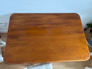 Mesa de madera y 3 sillas