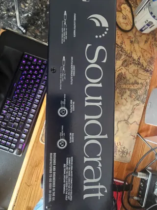 Mesa de mezclas Soundcraft EPM 8