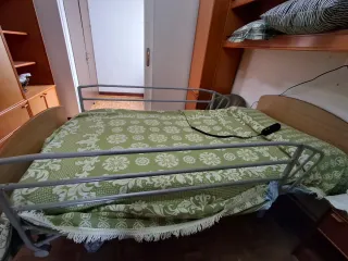 Cama articulada eléctrica hospitalaria