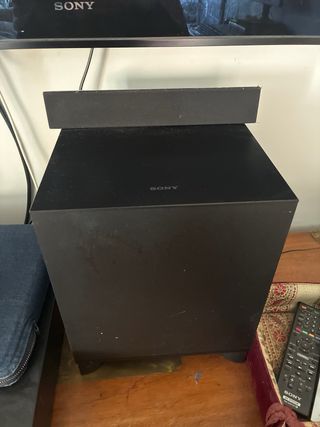 TV Sony Bravia + 2 Torres Altavoces + Altavoz 1x1