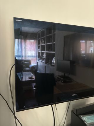 TV Sony Bravia + 2 Torres Altavoces + Altavoz 1x1