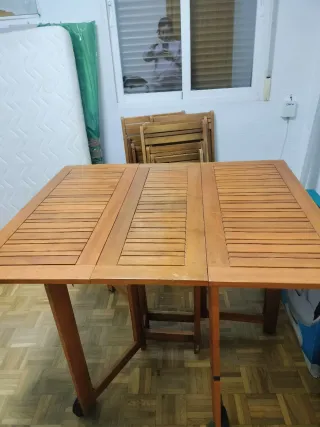 Mesa plegable terraza + 4 sillas madera