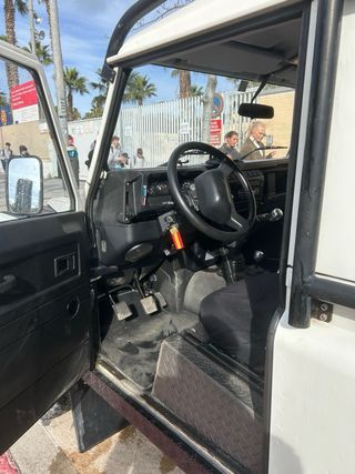 Land Rover Defender 2005