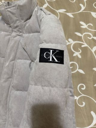 Piumino Calvin Klein oversize in velluto a coste