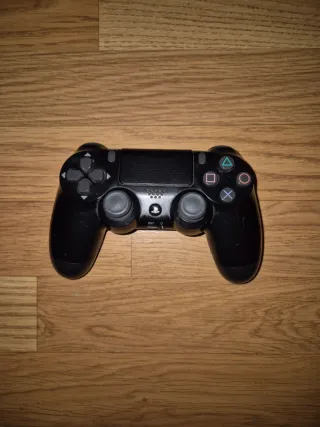 PS4 Slim 500GB + 2 Mandos oficiales + 2 Juegos