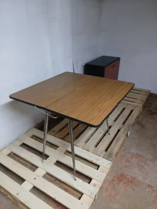 Mesa de cocina madera y metal