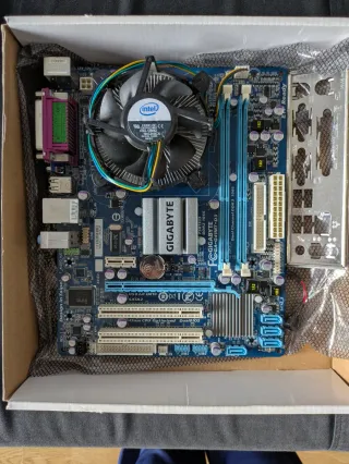 Placa Base Gigabyte GA-G41MT-D3 con Celeron E1500