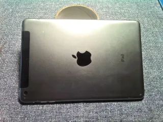 iPad Mini Negro y iPad normal