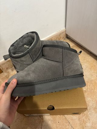 Stivali UGG grigi taglia 40