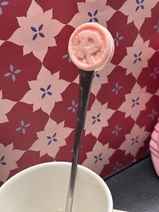 Cucchiaino decorato a mano in porcellana fredda