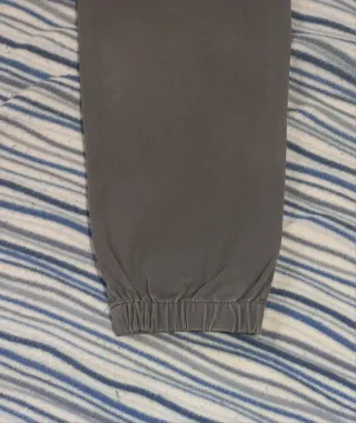 Pantalón Dockers Alpha Khaki W29 L32 Gris