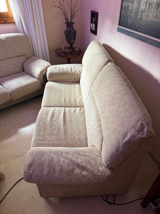2 Sofás de tela beige