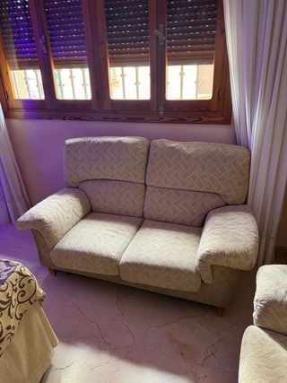 2 Sofás de tela beige