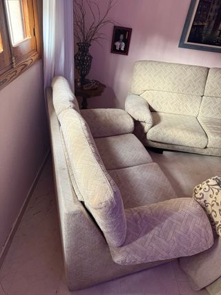 2 Sofás de tela beige