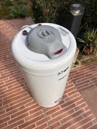 Termo Eléctrico Centro Confort 50L