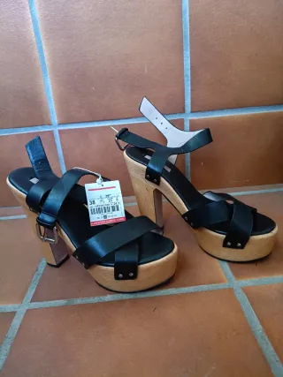 Sandalias cuña Zara negras talla 38