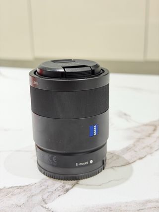 Sony FE 55mm f/1.8 ZA Zeiss Objetivo