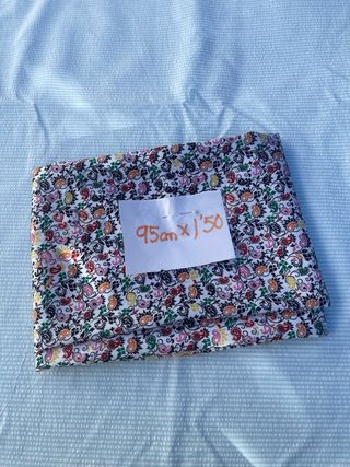 Retal de tela estampado floral