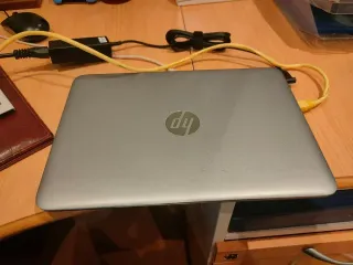 Computer portatile HP i5 argento/nero