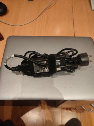 Computer portatile HP i5 argento/nero