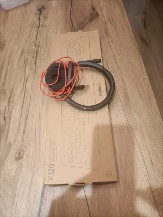 Tastiere Logitech K120 e Cuffie per Teleoperatore