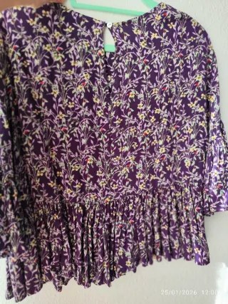 Blusa estampada floral morada