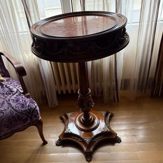 Mesa auxiliar estilo Imperio