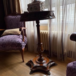 Mesa auxiliar estilo Imperio