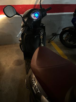 Moto peugeot tweet 125