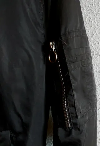 Chaqueta Bomber Negra de Bershka