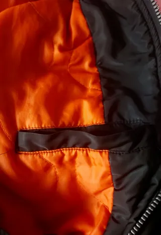 Chaqueta Bomber Negra de Bershka