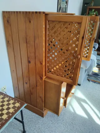 Mueble pino macizo español.