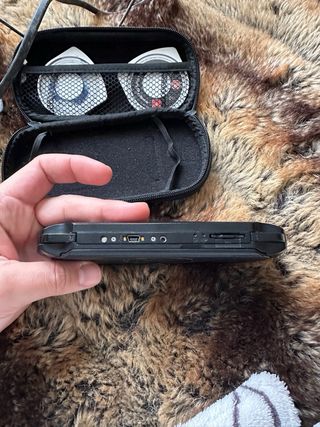 PSP Sony Negra + 2 Juegos