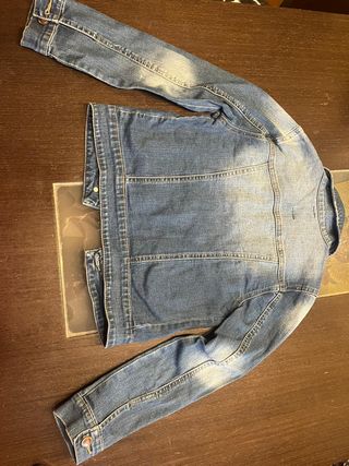 Cazadora vaquera azul casi nueva