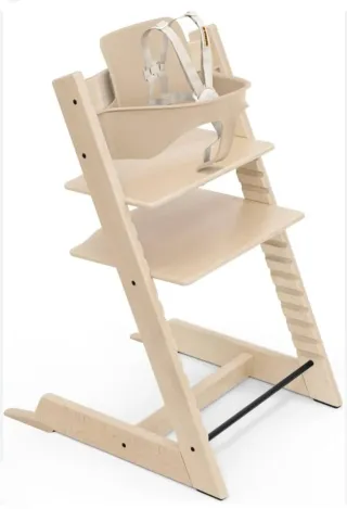 Trona Stokke con soporte, arnés y sist. antivuelco