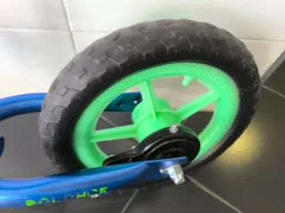 Bicicleta de equilibrio B-PRO azul + regalo timbre