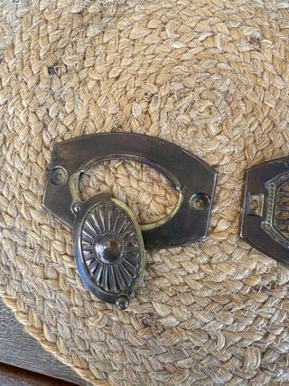 Antigua mirilla de laton