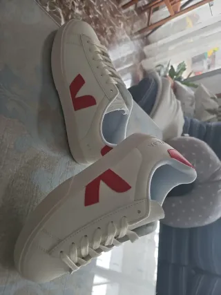 Zapatillas Veja Talla 38 Blancas y Rojas