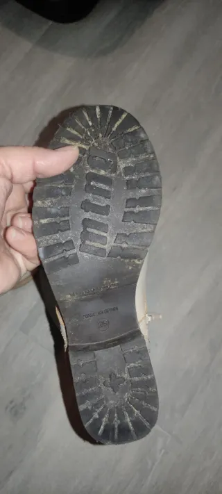 Botas Mustang Beige Talla 36