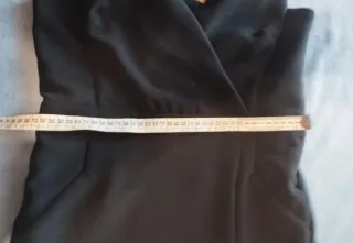 Vestito tubino scollo V senza maniche